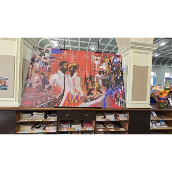 display easel for large picture on archway shelf